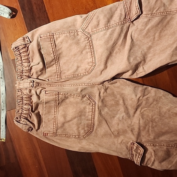 BDG skate jean cargo pants in a pale rosy pink - Picture 3 of 3